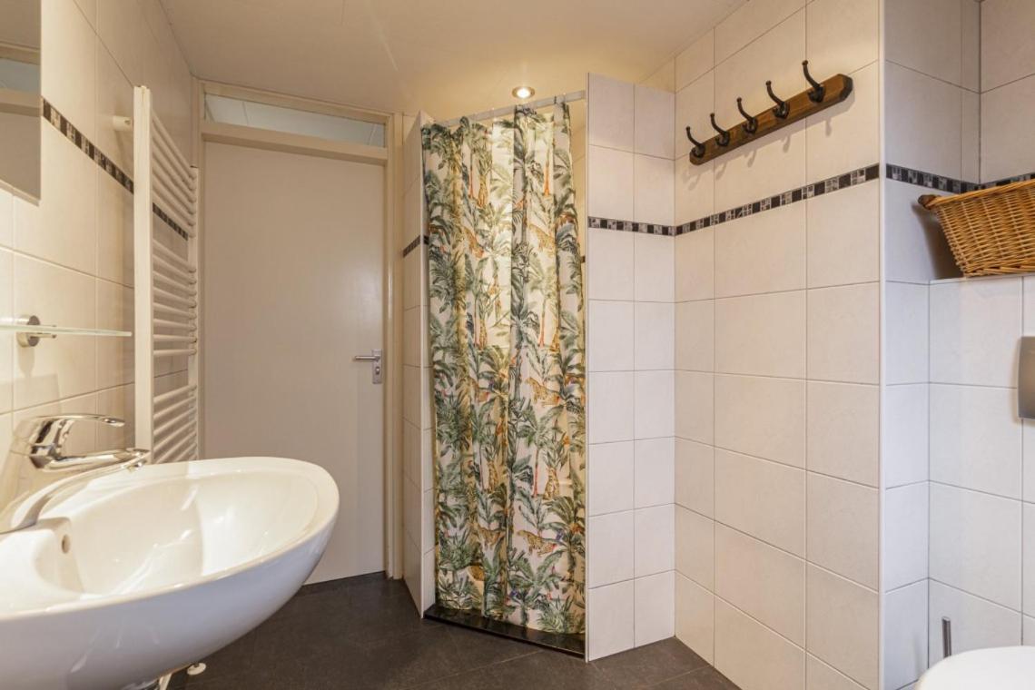 Rustig Gelegen Woning In Het Groen Nr 140 Simpelveld Eksteriør billede